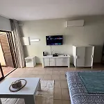 Relaxing In Jardim *